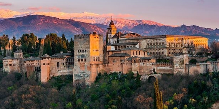 Deutsch-spanischer Doppelstudiengang Münster-Granada geplant
