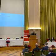 Dr. Katharina Thole